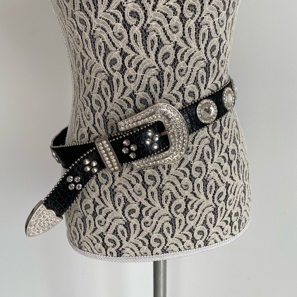 Black accent belt with silver and rhinstone studs; country style buckle - Picture 1 of 5